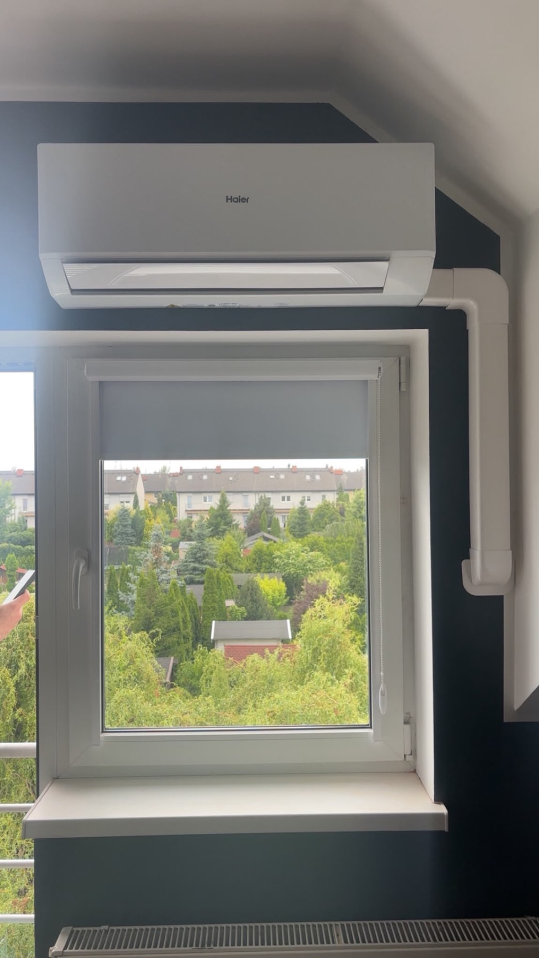 Haier — sypialnia na poddaszu
